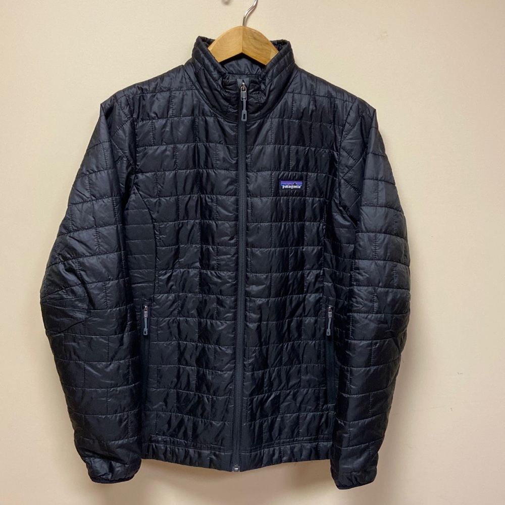 Patagonia black puff jacket women’s large